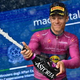 Tirreno-Adriatico 2025, tappa 2: vince Milan. Ordine d'arrivo e classifica generale