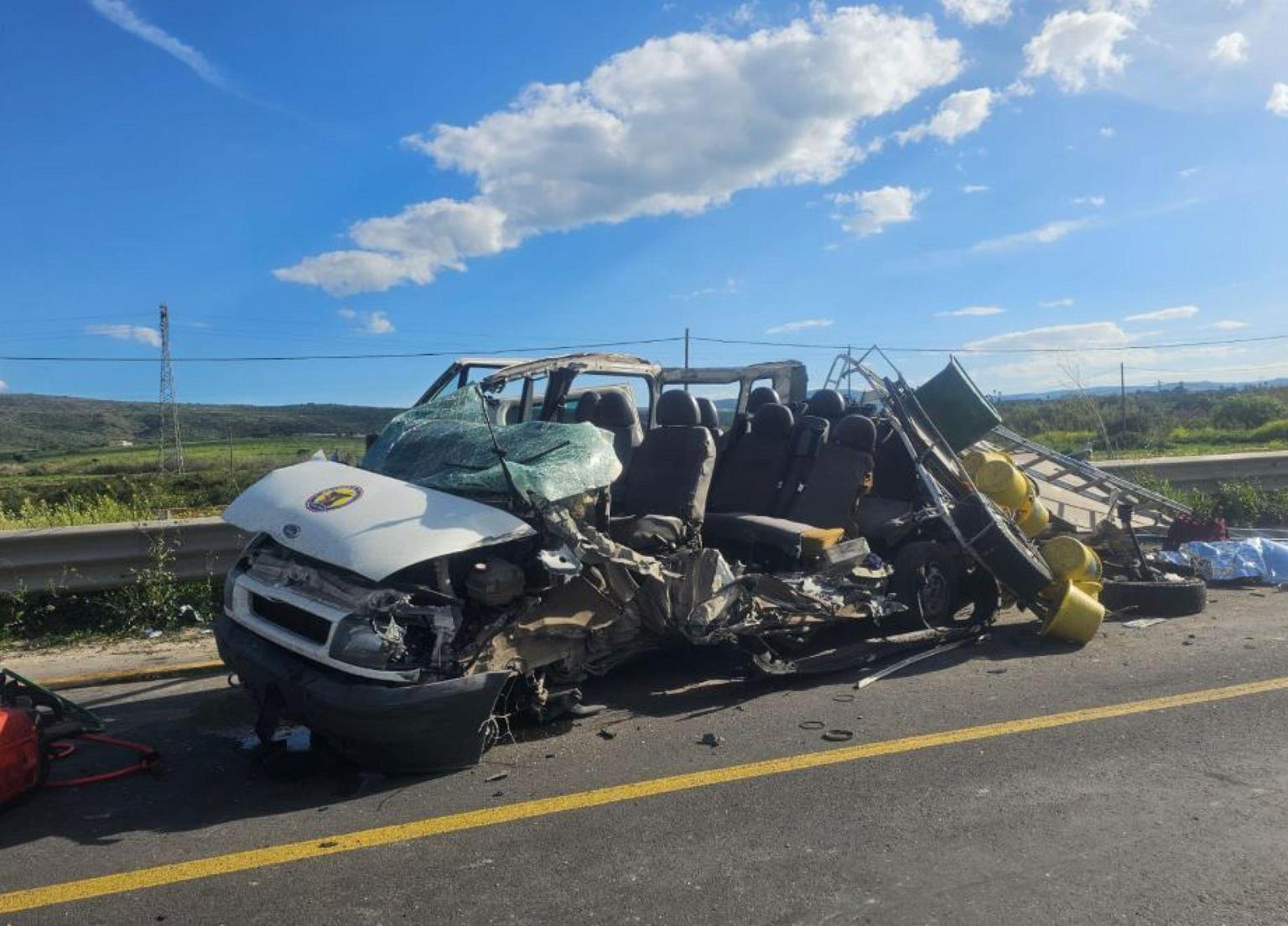 Incidente stradale a Carlentini: 3 morti e 7 feriti tra braccianti agricoli