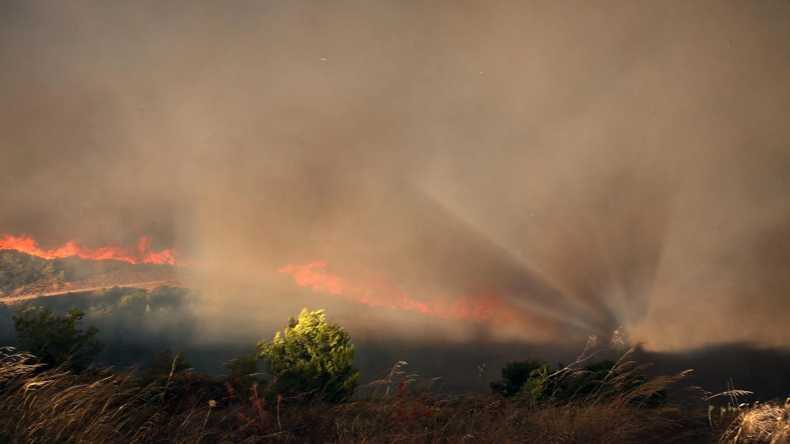 Evacuata la città di Maratona in Grecia per gli incendi