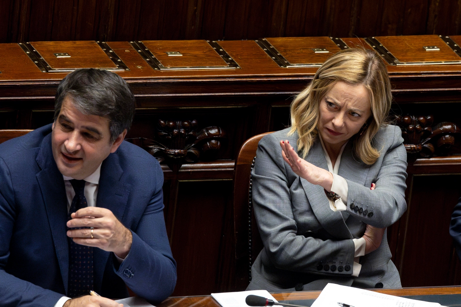 Il ministro degli Affari europei, Raffaele Fitto, e la presidente del Consiglio Giorgia Meloni