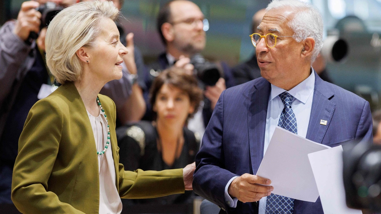 La presidente della Commissione Europea, Ursula Von der Leyen, con il presidente del Consiglio Europeo, Antonio Costa