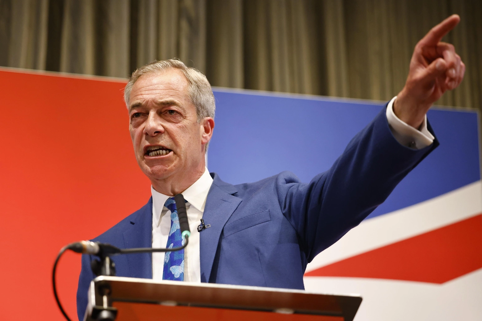 Nigel Farage, Mr Brexit, si candida alle elezioni politiche in Gran Bretagna
