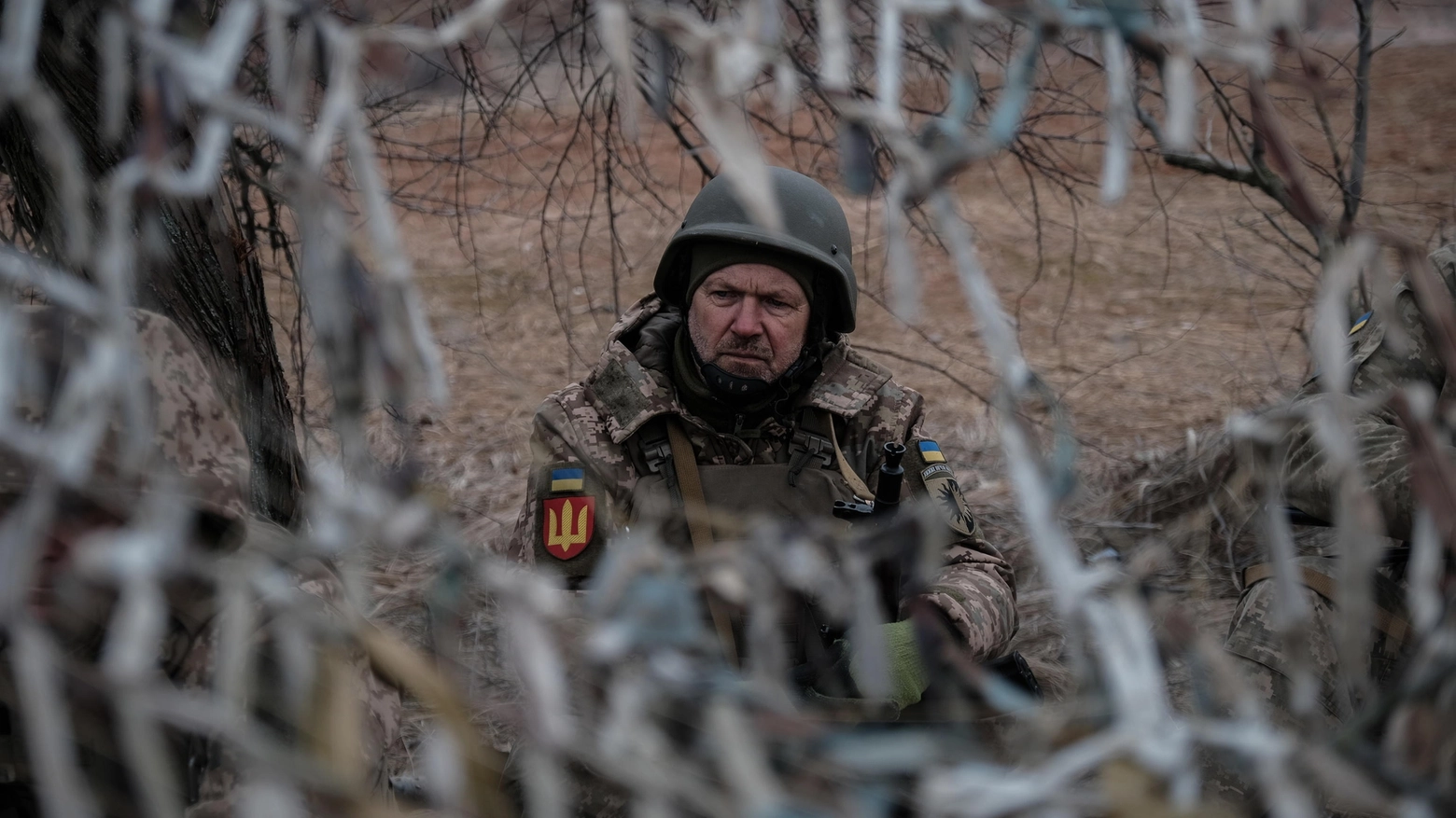 Un soldato ucraino nel Donetsk (Ansa)