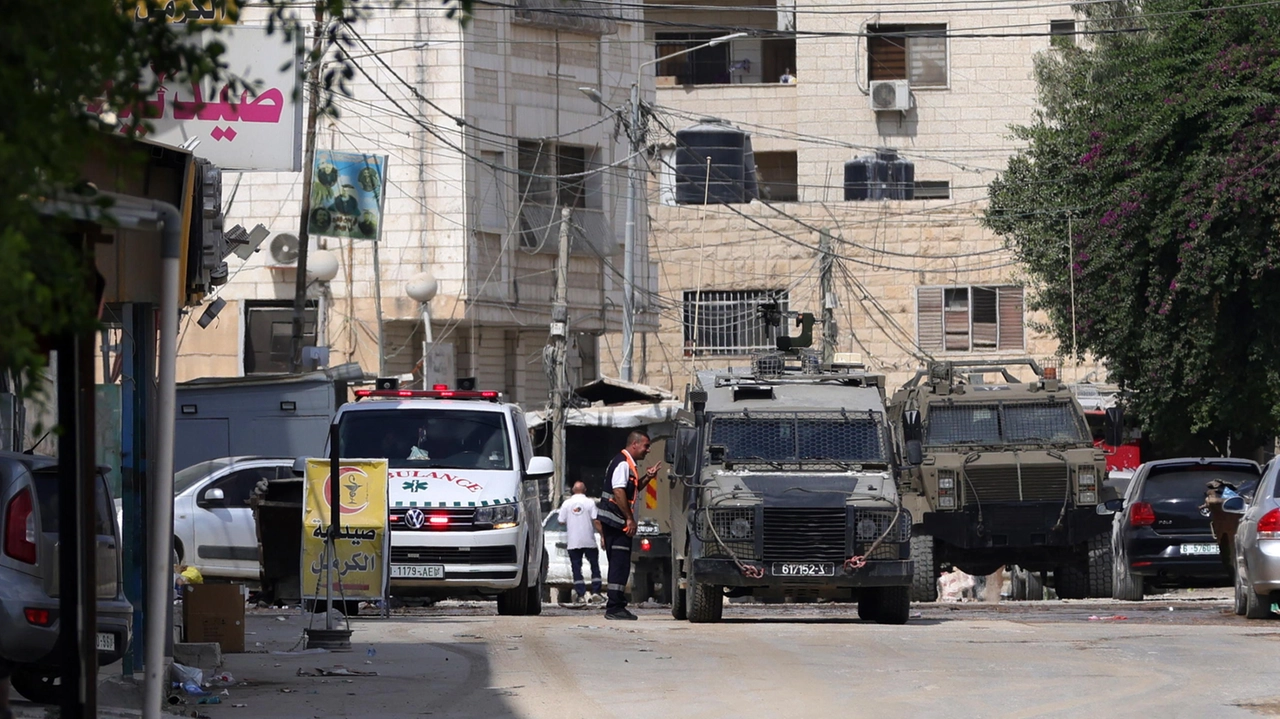 I militari israeliani nella zona di Jenin (foto Ansa)