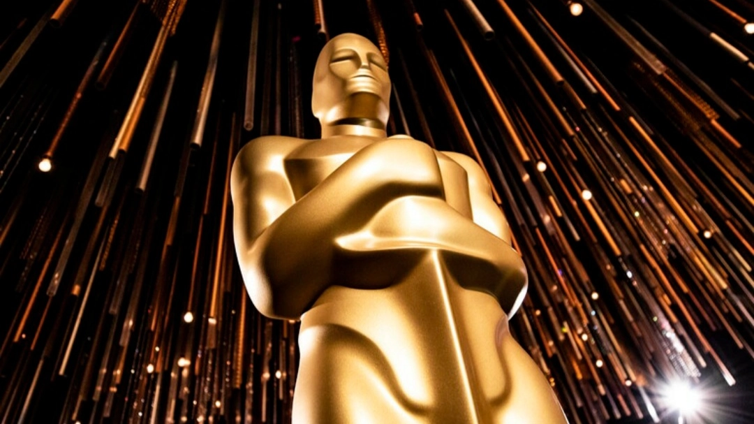 Una gigantografia della celebre statuetta degli Oscar (Maurizio Costanzo)