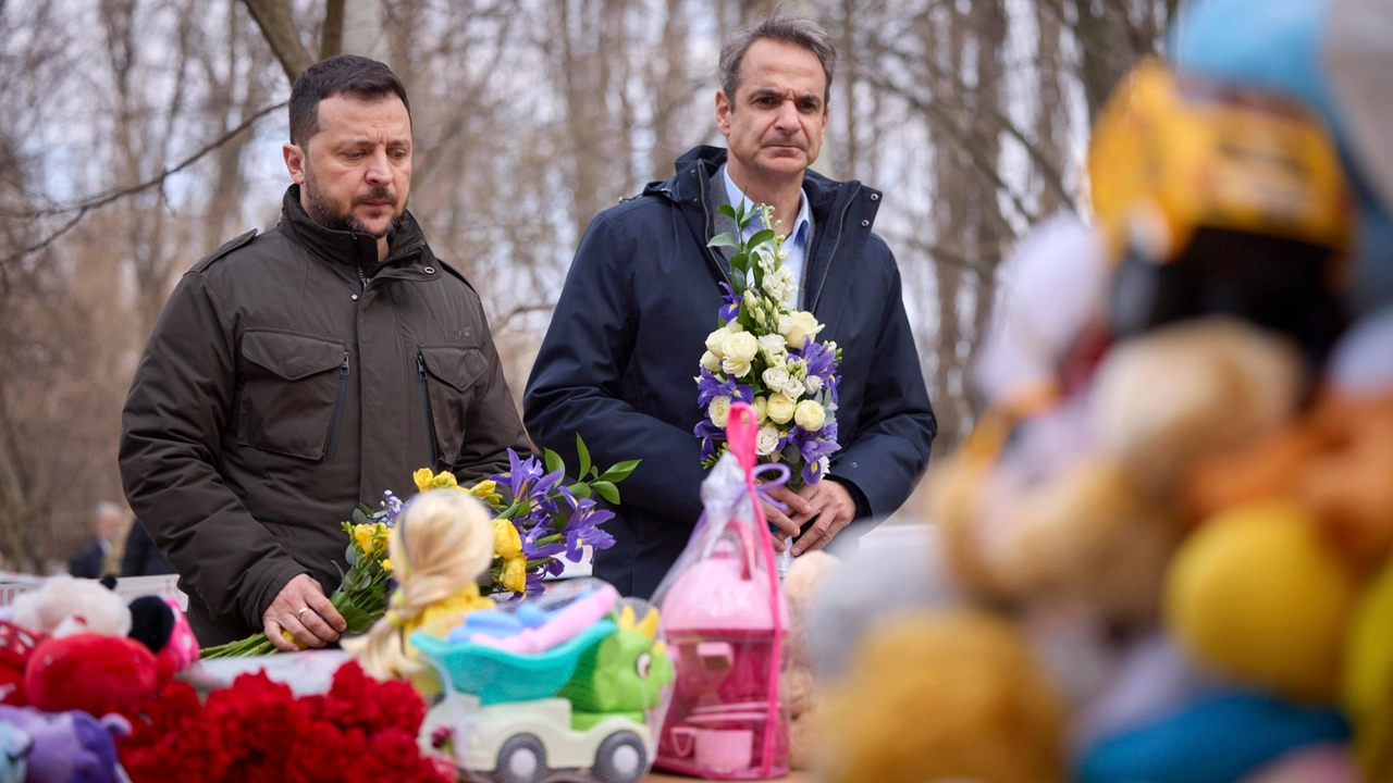 Volodymyr Zelensky e Kyriakos Mitsotakis (foto Ansa)