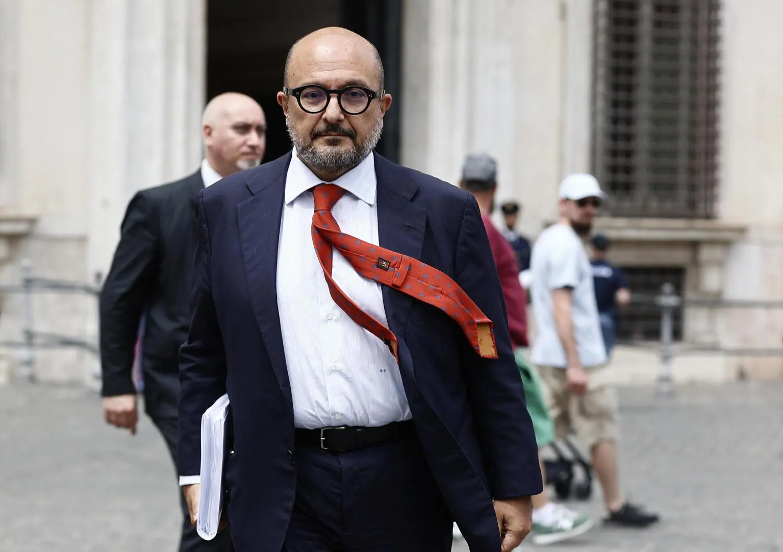 La resa di Sangiuliano. Il ministro si dimette: "Il gossip non oscuri il mio lavoro alla Cultura"