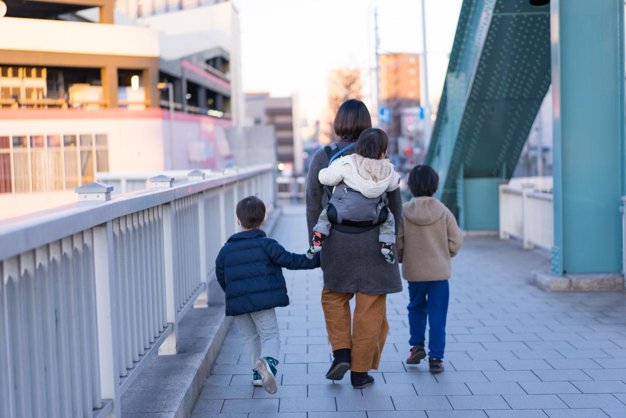 Bonus mamme lavoratrici, le novità con la manovra 2025: per chi ha ‘solo’ 2 figli niente più decontribuzione