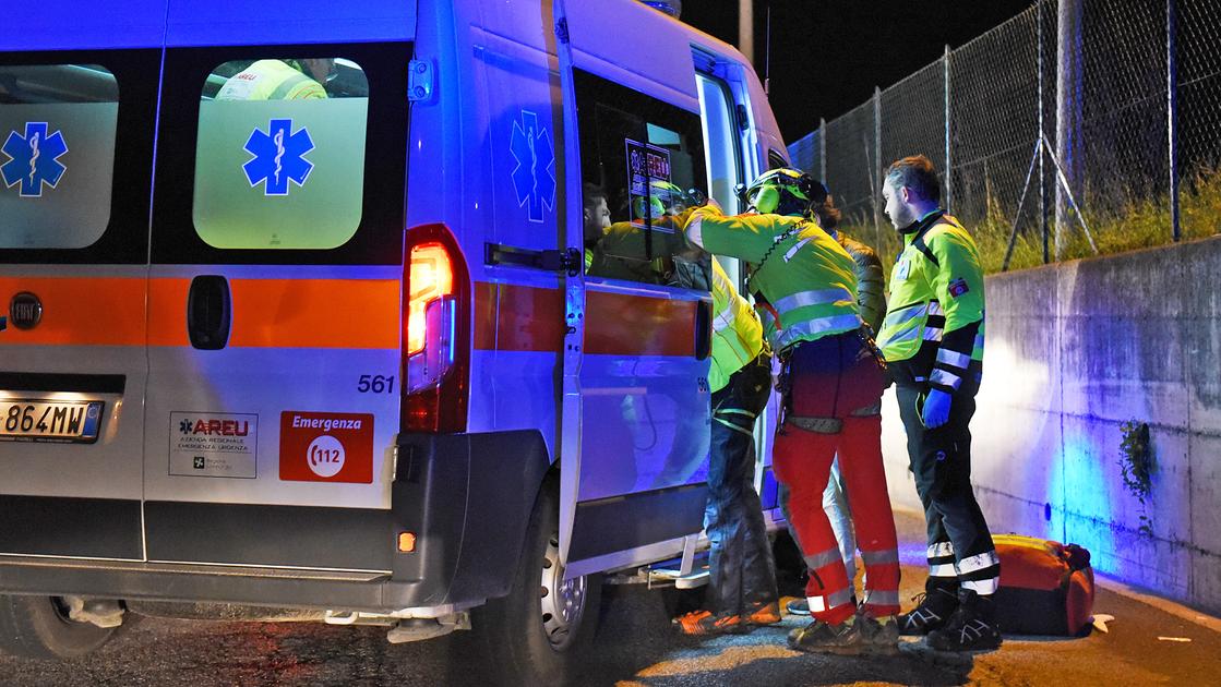 Novara, incidente frontale tra due auto: muore bambino di 8 anni, grave il fratellino di quattro