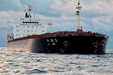 I cavi sottomarini tagliati nel Baltico e la nave cinese ferma da una settimana: cosa sta succedendo