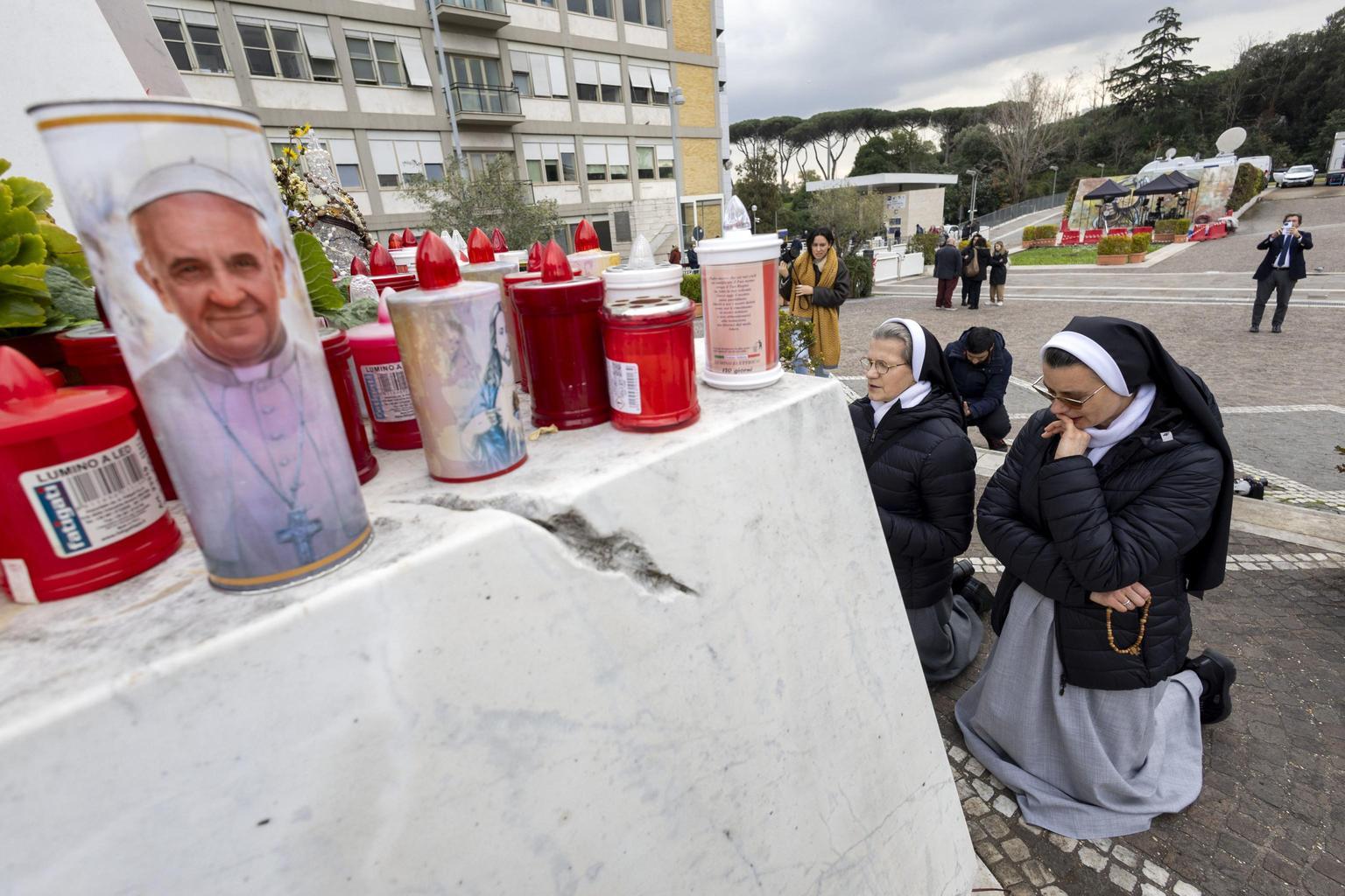 Il Papa al Gemelli, la notte è trascorsa bene