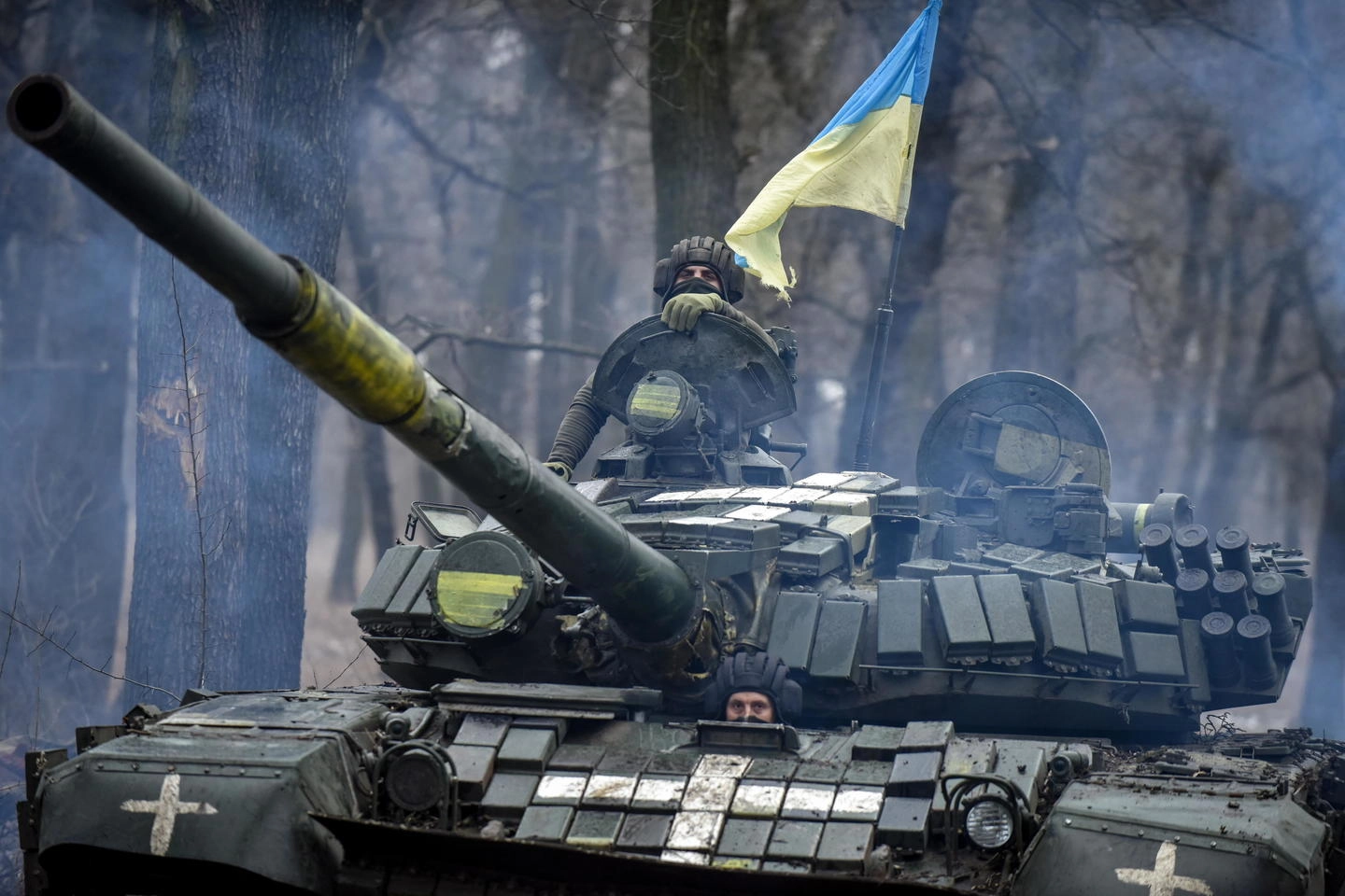 Un tank T-72 ucraino (Ansa)