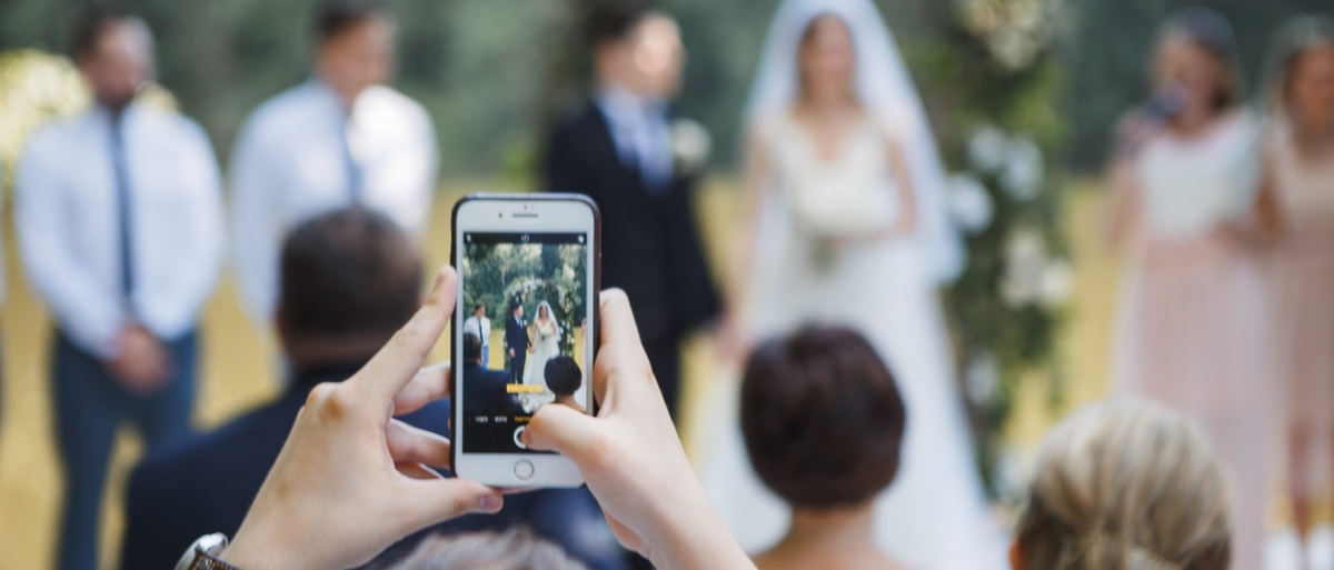 Fa credere alla sposa che il matrimonio era uno scherzo: “Voglio aumentare i follower su Instagram”. Il tribunale annulla le nozze