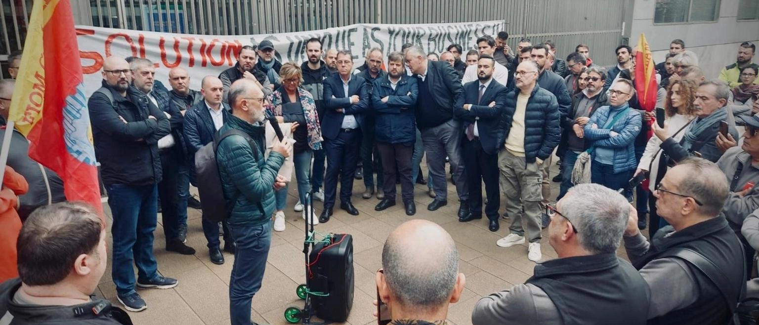 Scende in campo anche la politica contro chiusura sedi azienda