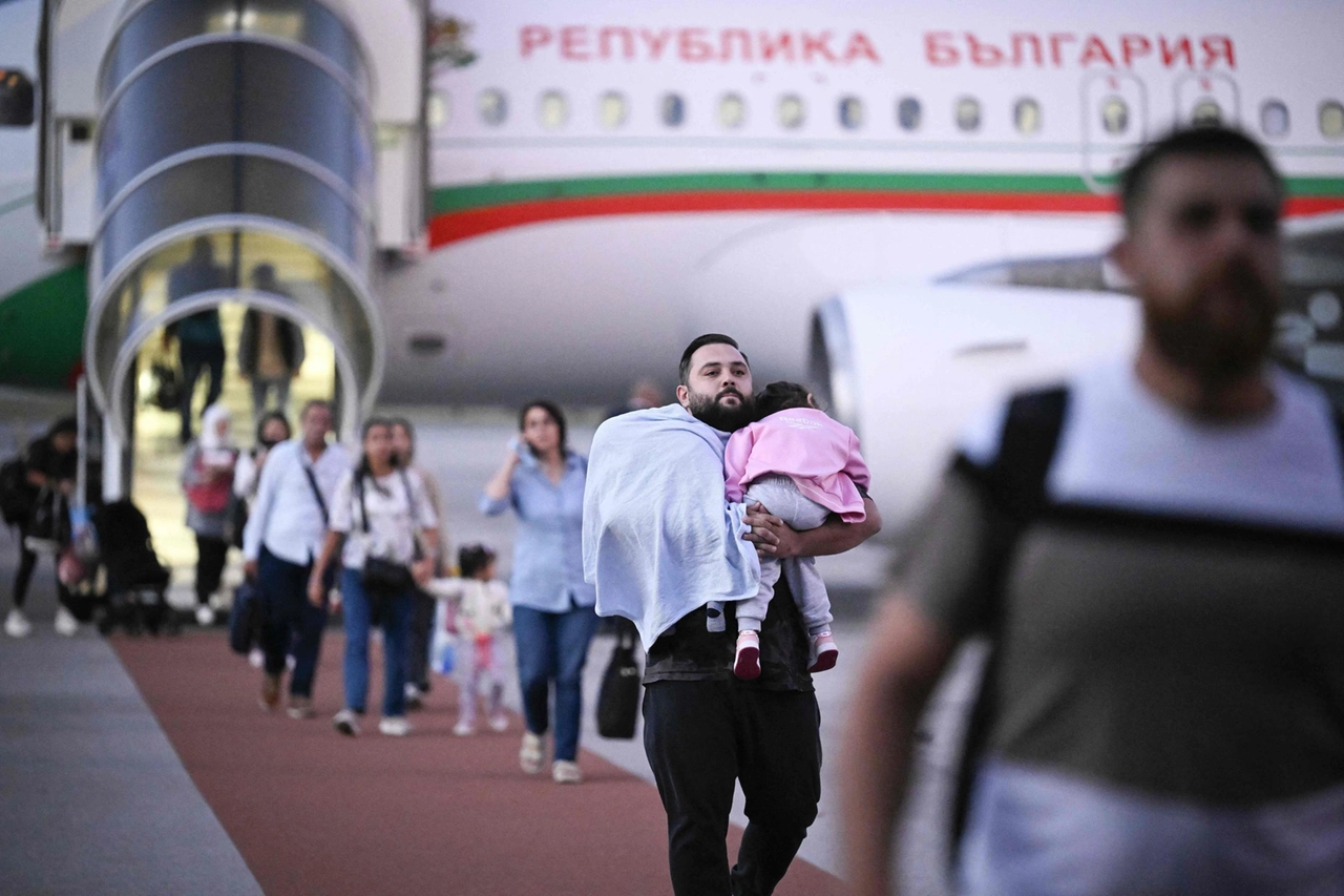 Cittadini evacuati da Beirut