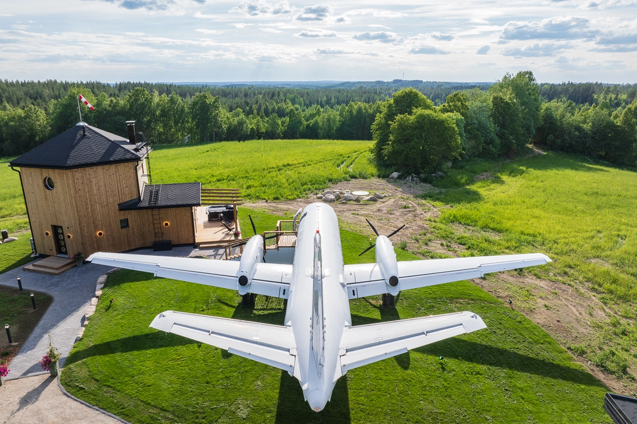 Ilmatar Airplane Lodge