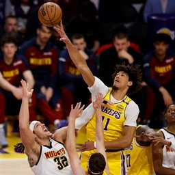 Nba, Chicago travolge i Lakers. Golden State ko ad Atlanta