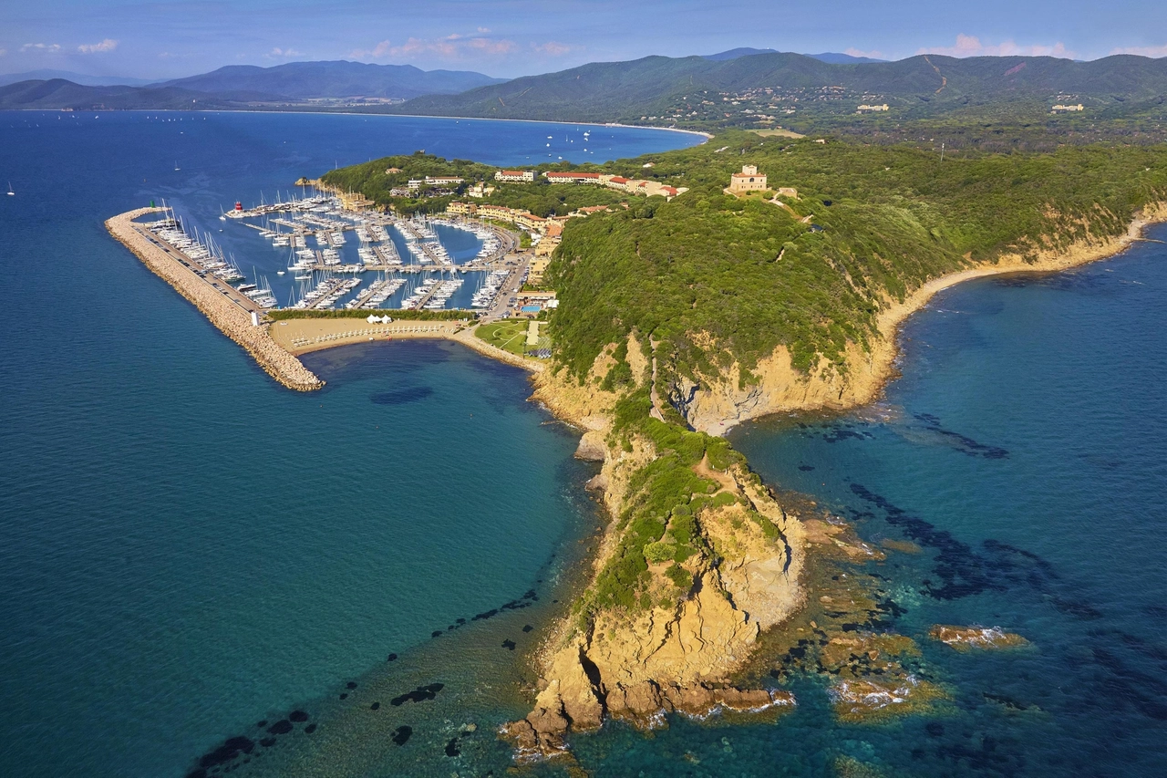 Visuale di Castiglione della Pescaia, dove si trova la spiaggia delle Rocchette