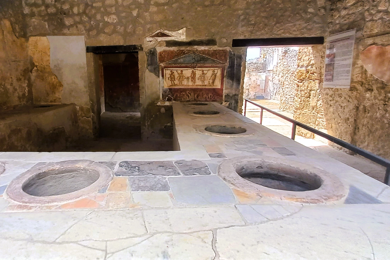 Il Termopolio, 'fast food' sulla via dell'Abbondanza a Pompei