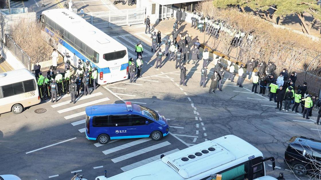 Yoon Suk yeol affronta processo penale: primo presidente sudcoreano sotto impeachment