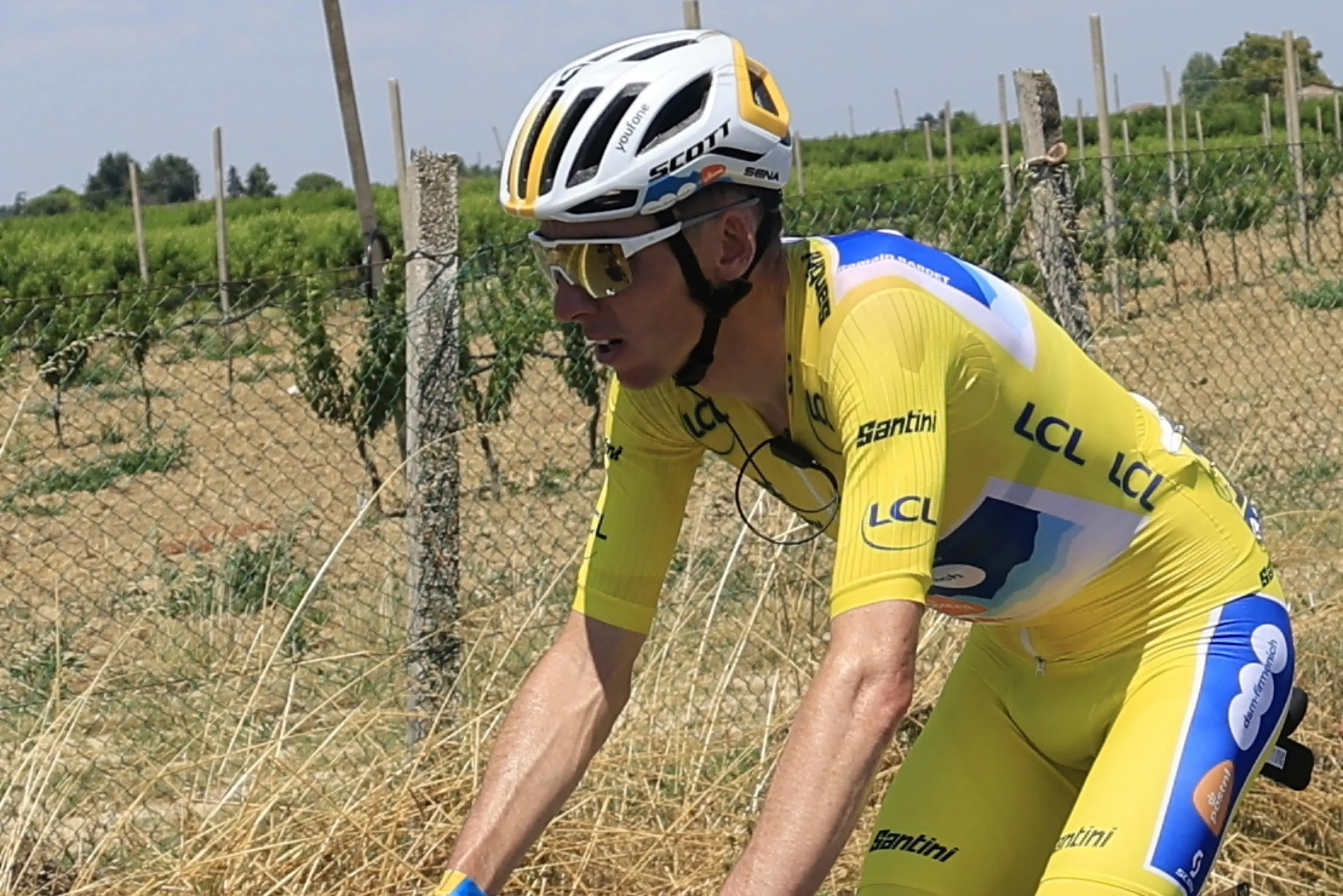 Ciclismo, Bardet su Pogacar: "E' di un'altra categoria e a qualcuno questa cosa pesa"