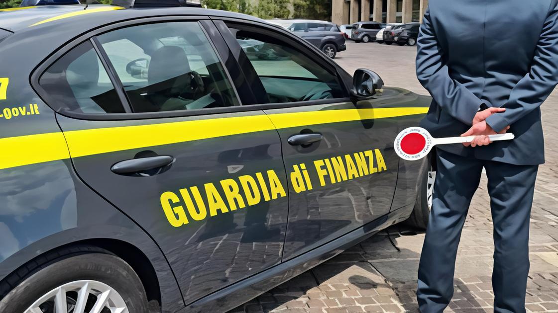 Chiusa rete Iptv illegale: giro da 850 mila euro. Il ‘pirata’ commercializzava anche pedopornografia