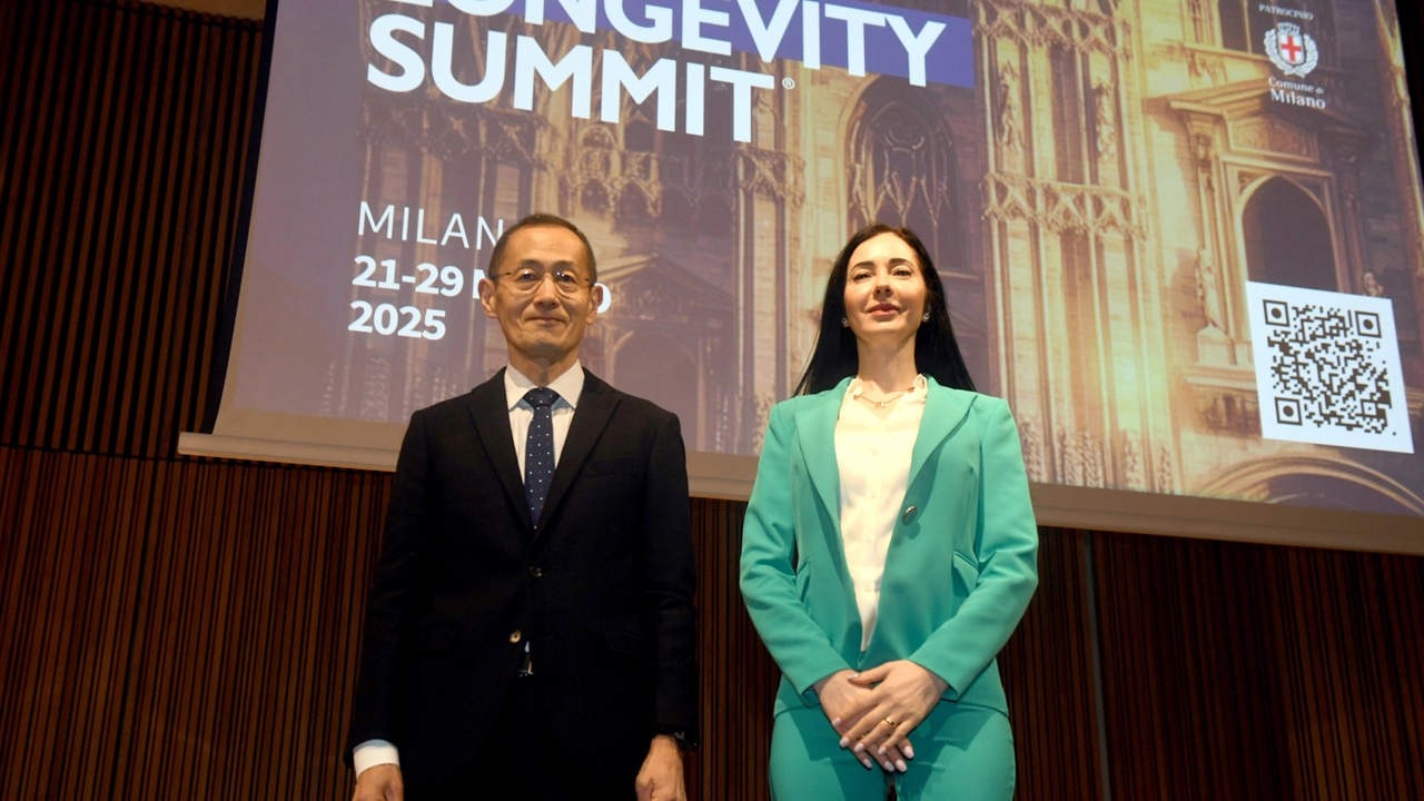 Il premio Nobel giapponese Shinya Yamanaka assieme alla rettrice dell'Università Statale di Milano Marina Brambilla