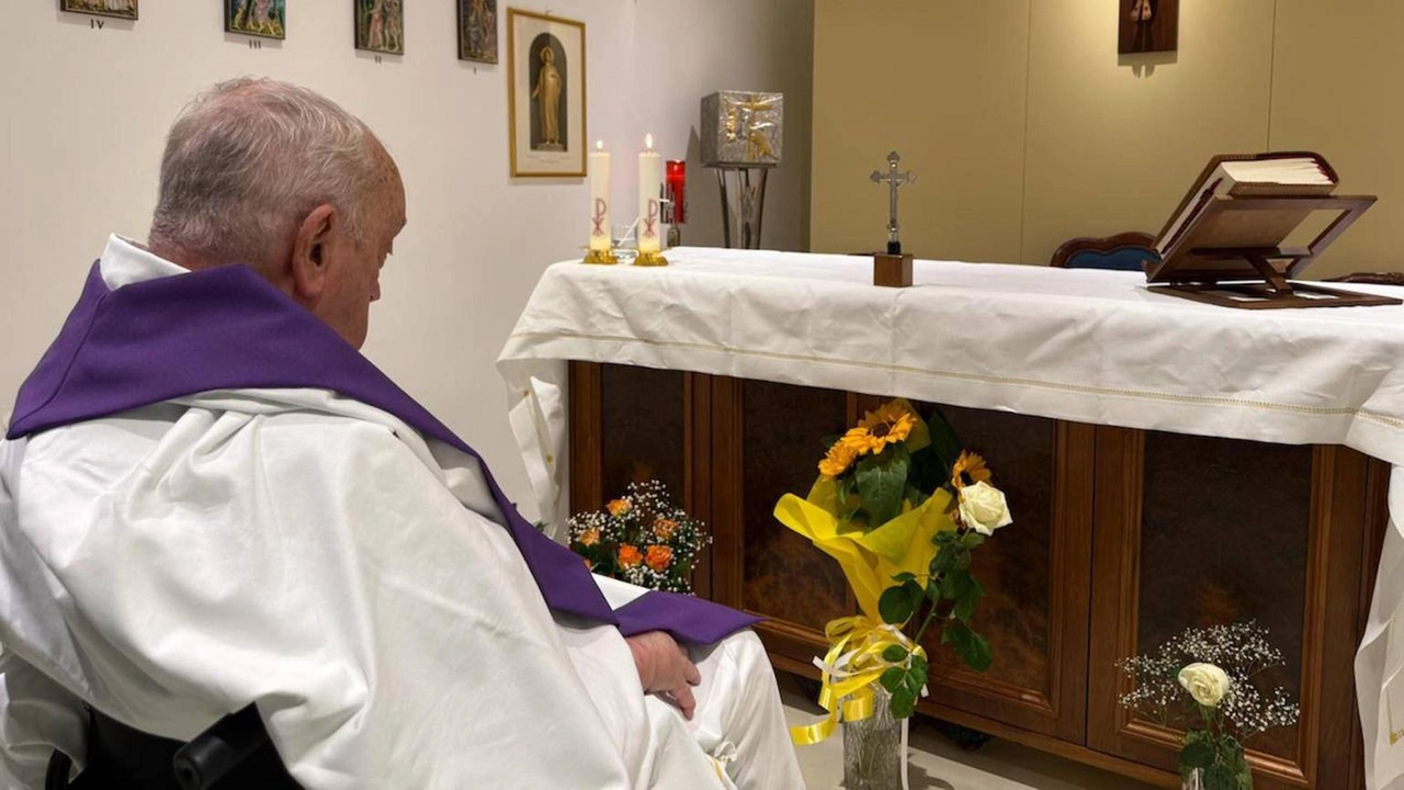 La prima foto di Papa Francesco dal ricovero