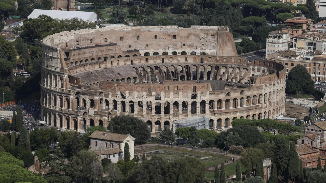 Invimit SGR apre la vendita di 11 appartamenti di lusso nel complesso Ludus Magnus, Roma, con asta trasparente.