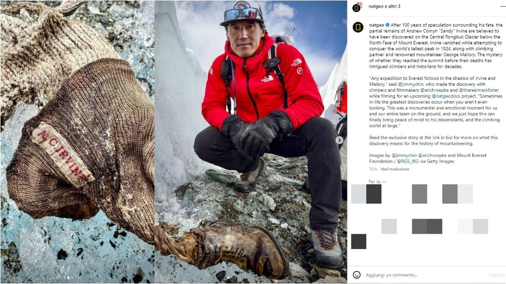 Jimmy Chin del National Geographic immortalato sull'Everest vicino allo scarpone di Andrew Irvine. A sinistra il calzino con le iniziali dello scalatore