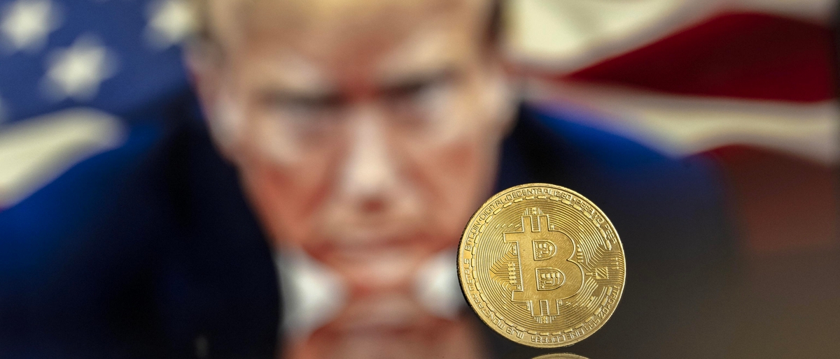 Record bitcoin, per la prima volta oltre i 100mila dollari. Gli analisti: “Effetto Trump”