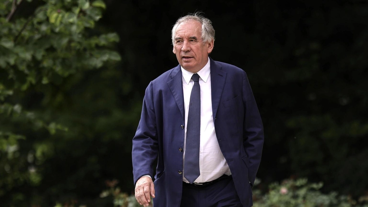 Bayrou ancora a colloquio con Macron all'Eliseo