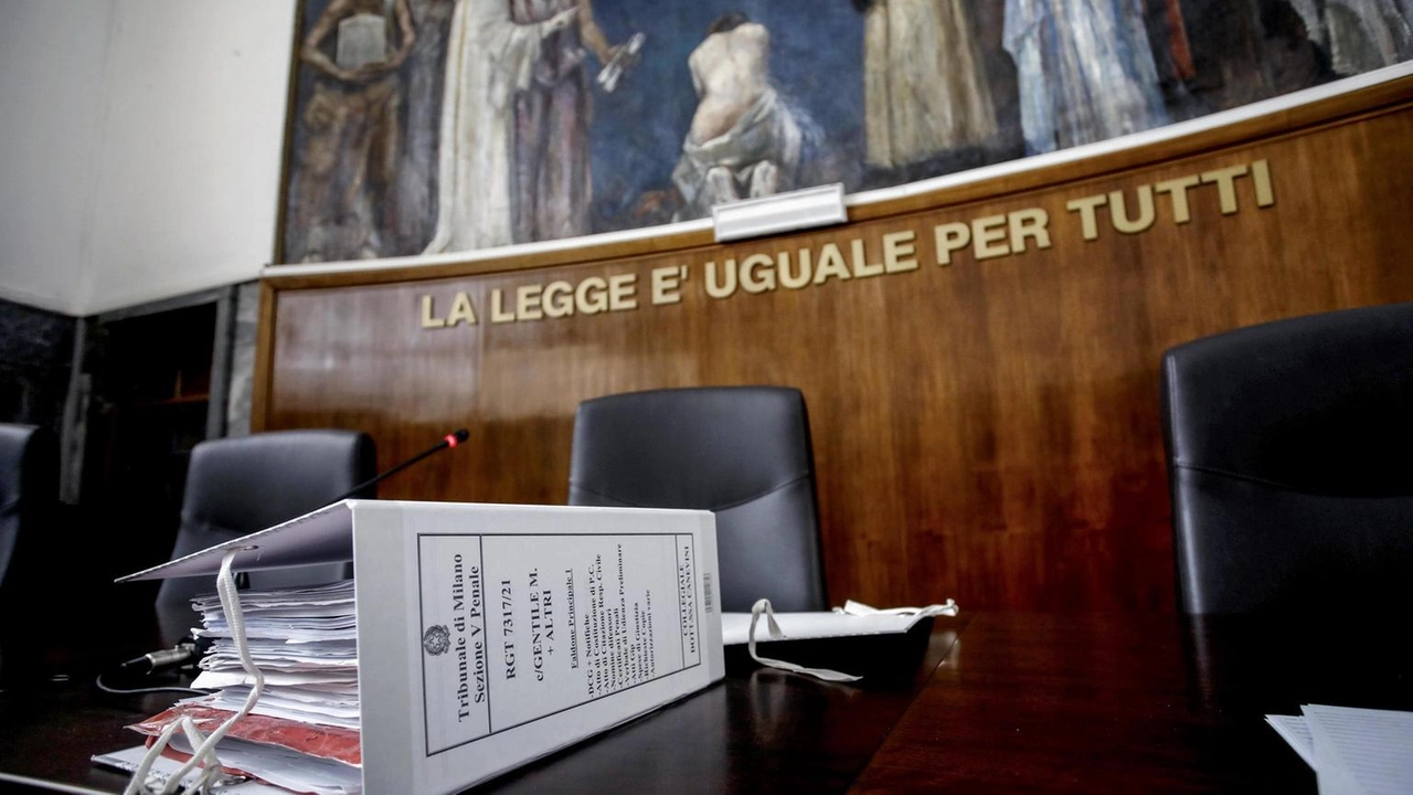 L'ex dirigente comunale milanese Giovanni Oggioni, agli arresti domiciliari, non risponde alle accuse di corruzione.