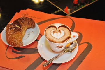 Colazione al bar sempre più salata. Nuovi aumenti per caffè, cappuccio e brioche