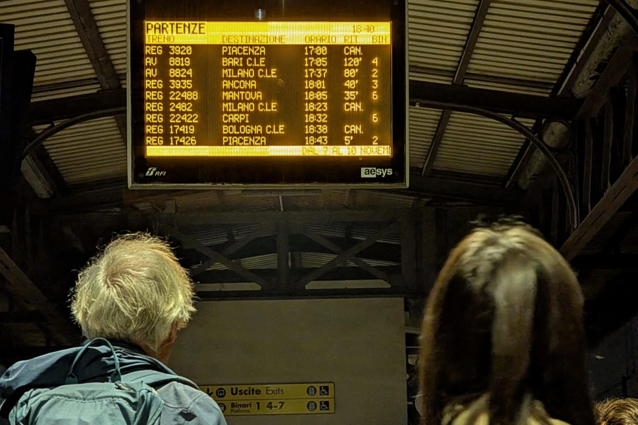 Sciopero treni, molti disagi. Venerdì stop bus e metro