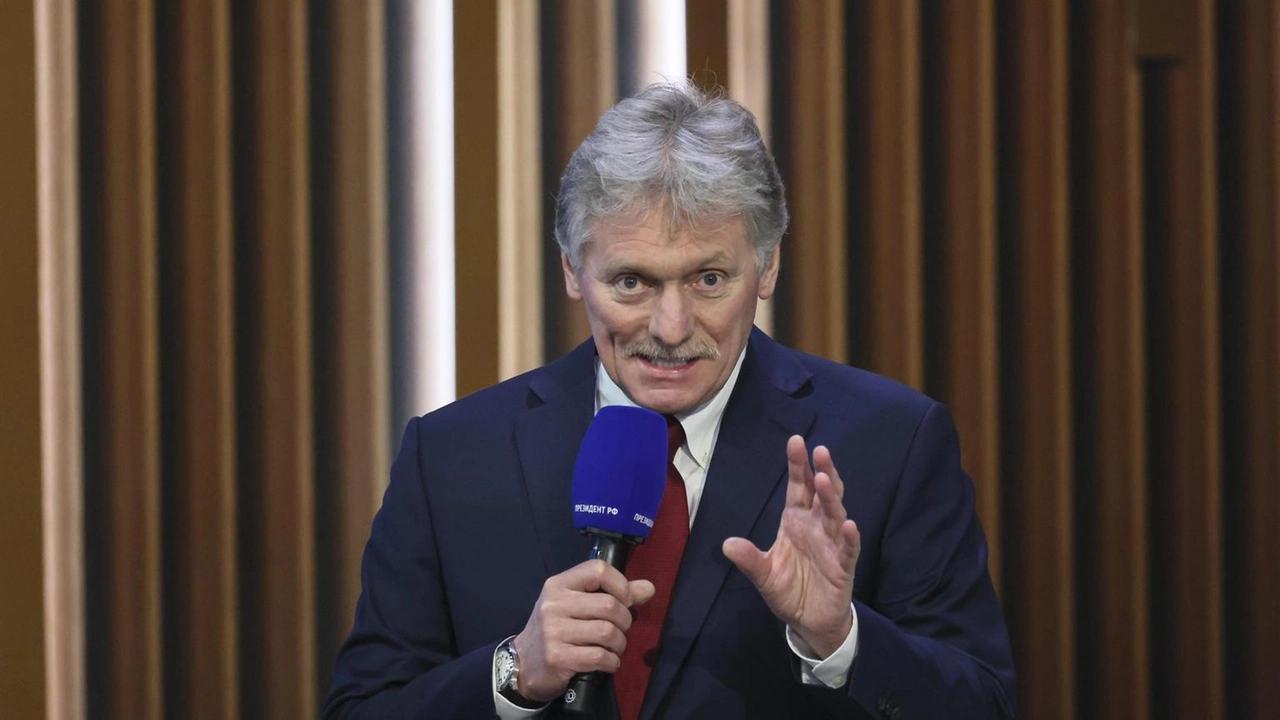 Il Cremlino conferma le condizioni di Putin per la pace: riconoscimento della Crimea e delle regioni ucraine occupate.