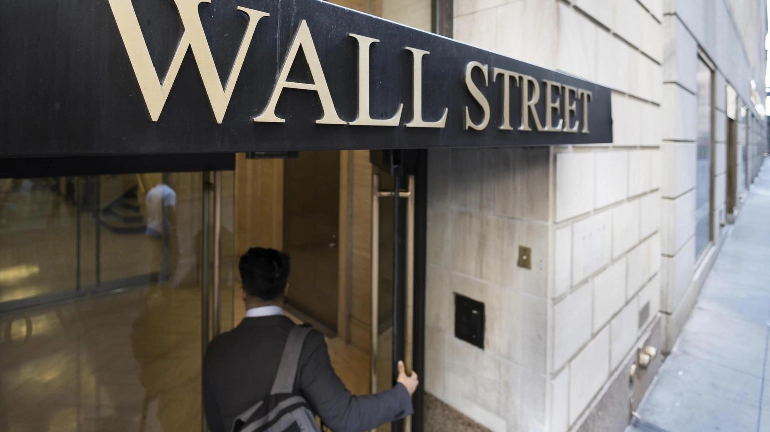 Wall Street apre debole, Dj -0,17%, Nasdaq +0,04%