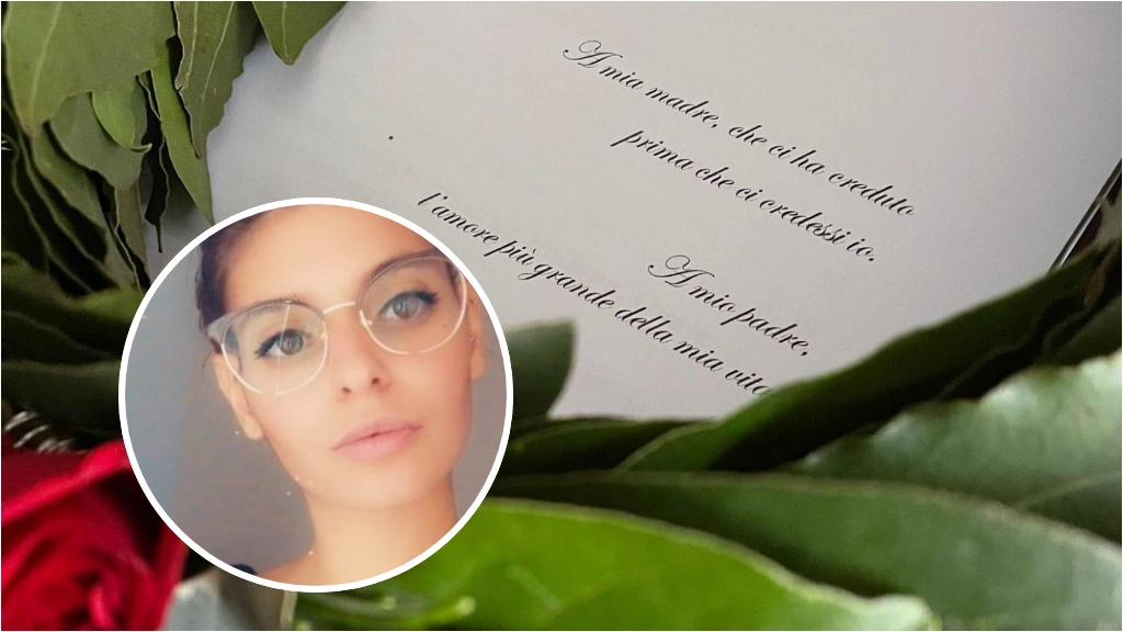 Roberto Gleboni, operaio forestale, ha ucciso la moglie e la primogentia, ferito gli altri due figli, il vicino di casa e l’anziana madre, prima di spararsi. Martina, 26 anni, gli dedicava la sua tesi di laurea. In un post di anni fa la foto di madre e figlia con la scritta “No alla violenza sulle donne”