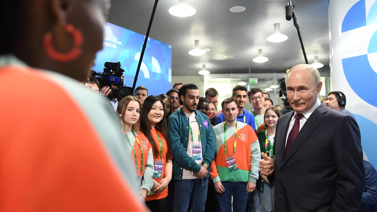 Putin incontra i giovani al Festival Mondiale della Gioventù a Sochi