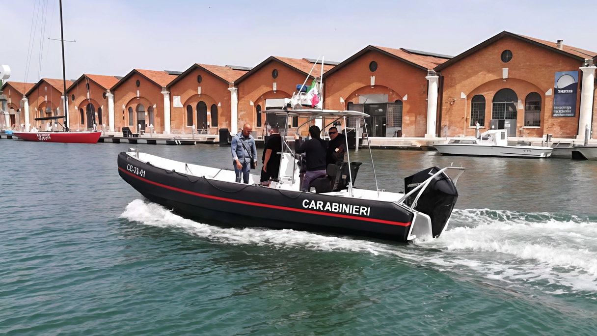 L'azienda umbra SteMar Composite Technology, fondata da Alessandro Marcelli, ha sviluppato tecnologie marine avanzate e sostenibili, diventando leader nel settore e fornendo imbarcazioni a enti come la Marina Militare e la Guardia Costiera.