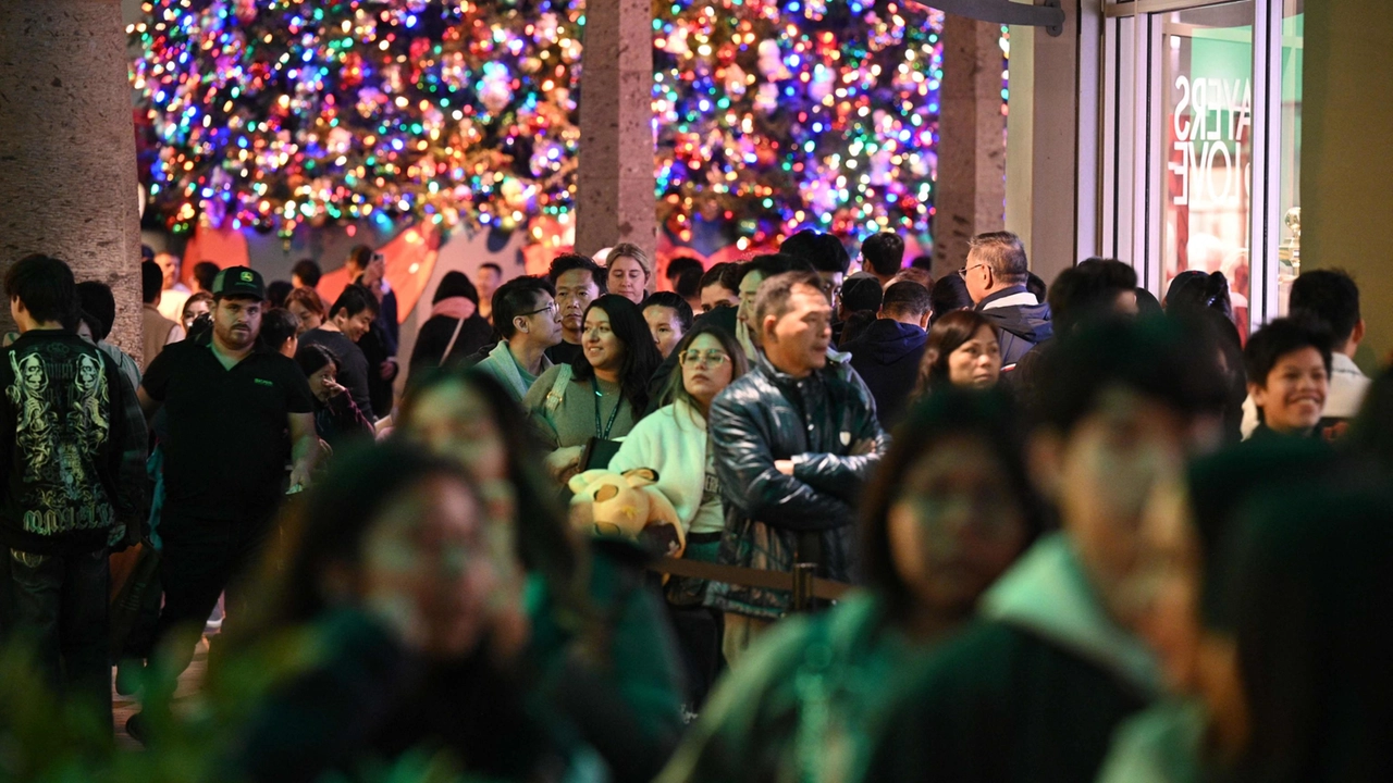 US-ECONOMY-HOLIDAY-RETAIL-BLACLFRIDAY