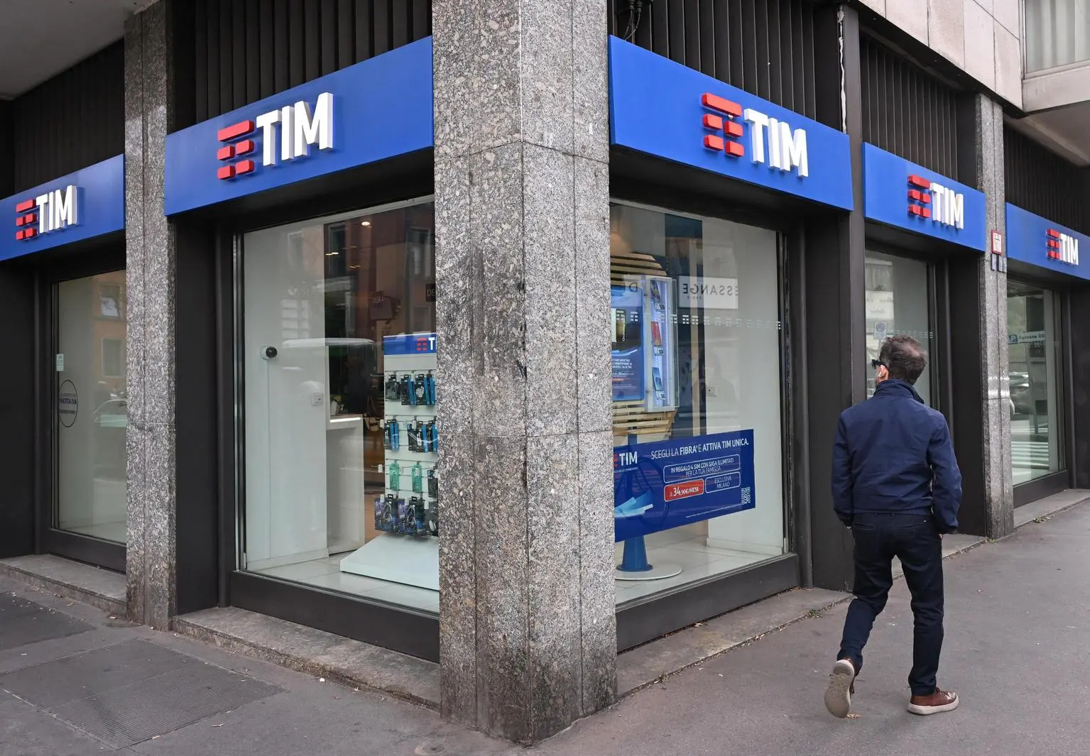 Tim esamina l'offerta da 700 milioni del Mef e Asterion per Sparkle