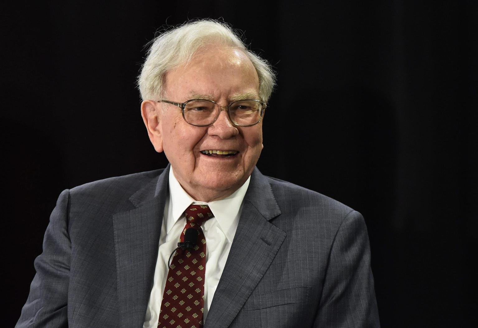 I dazi di Trump minacciano l'economia: l'allarme di Moody's e Buffett