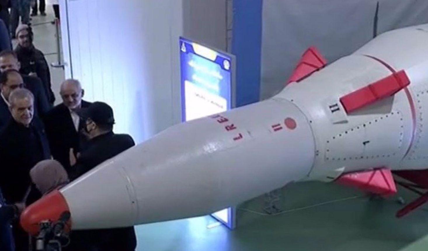 L’Iran mostra i muscoli a Trump con il nuovo missile balistico Etemad e quello da crociera Ghadr-380