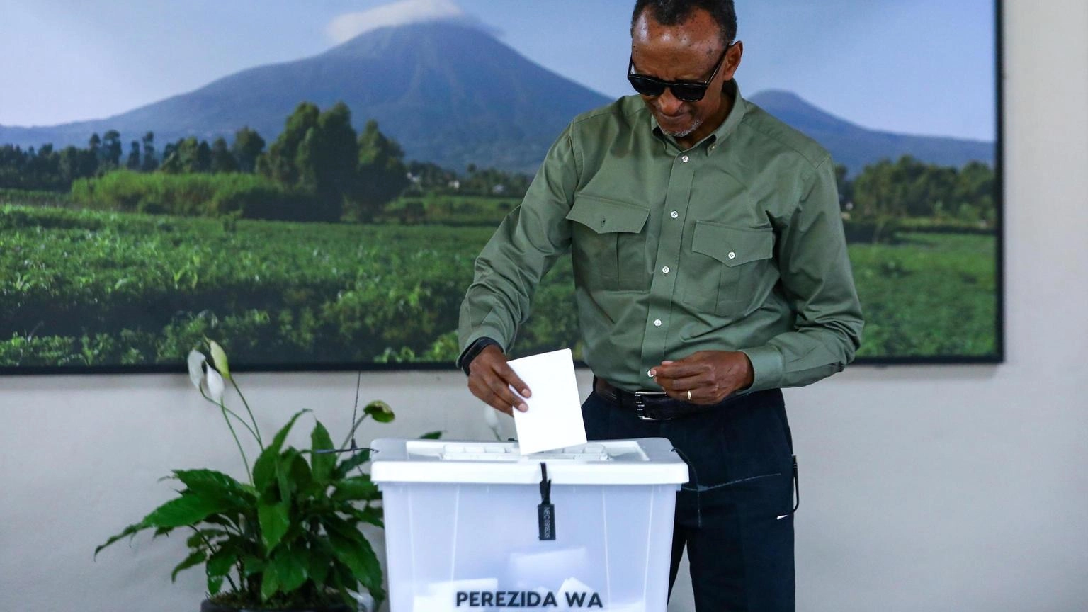Kagame in testa col 99,15% dei voti alle presidenziali in Ruanda