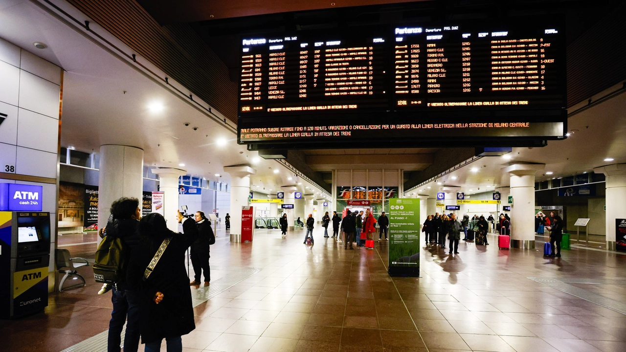 L'interno della stazione Alta Velocità di Bologna