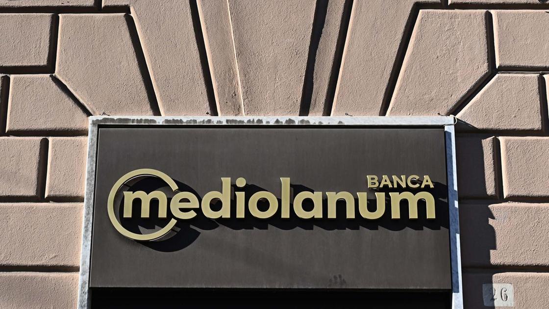 Banca Mediolanum: utile netto record di 1,12 miliardi nel 2024, dividendo di 1 euro per azione