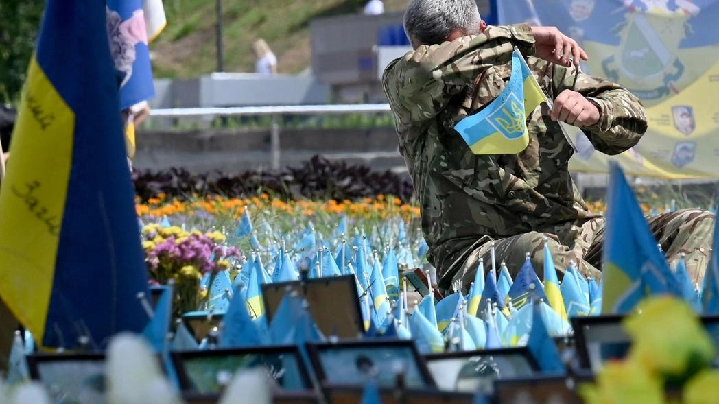 Mosca chiama il Pentagono: "Kiev ha un piano segreto". Gli Usa evitano l’escalation