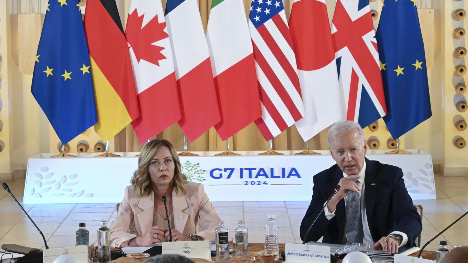 G7, Giorgia Meloni insieme al presidente Usa Joe Biden