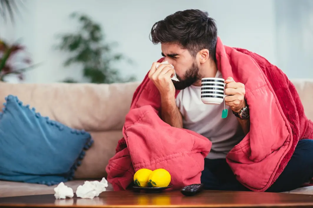 Covid, raffreddore e influenza: la profilassi, i sintomi